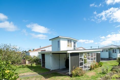 Photo of property in 38 Tawhiti Road, Hawera, 4610