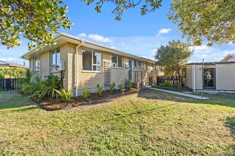 Photo of property in 2/18 Wanstead Place, Woolston, Christchurch, 8062