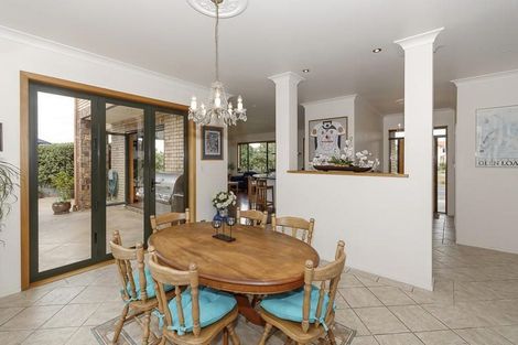 Photo of property in 21 Waimanu Drive, Te Atatu Peninsula, Auckland, 0610