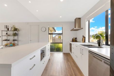 Photo of property in 9 Deans Place, Amberley, 7410