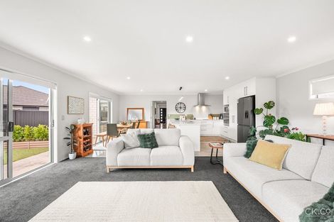 Photo of property in 14 Passchendaele Grove, Trentham, Upper Hutt, 5018