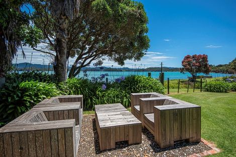Photo of property in 950 Whangaruru Road North, Whangaruru, Russell, 0184