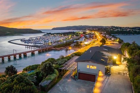 Photo of property in 62 Kiriwai Road, Paremata, Porirua, 5024