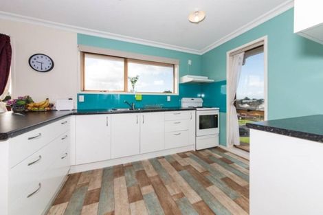 Photo of property in 1/4 Lydford Place, Glendene, Auckland, 0602