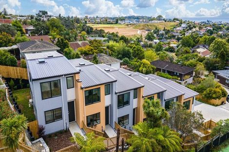 Photo of property in 19d Elmira Place, Browns Bay, Auckland, 0630