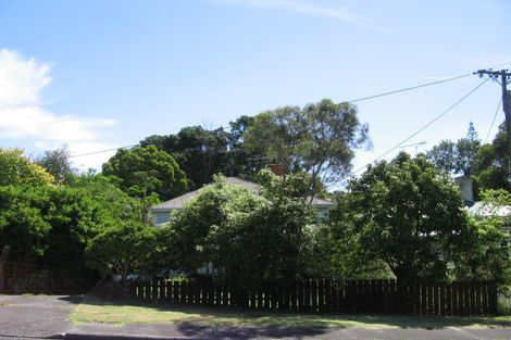 Photo of property in 1 Cautley Street, Stanley Point, Auckland, 0624
