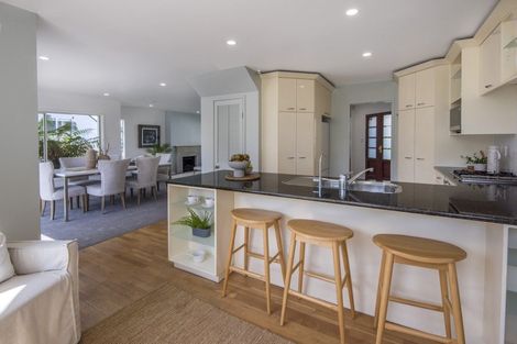 Photo of property in 2/14 Bayview Road, Hauraki, Auckland, 0622