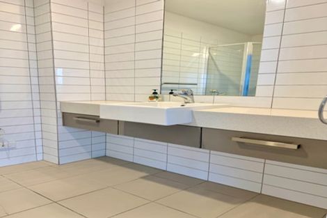 Photo of property in Bella Vista, 2d/84 Gunner Drive, Te Atatu Peninsula, Auckland, 0610