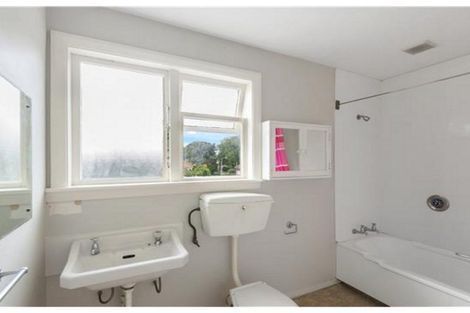 Photo of property in 2/5 Tara Street, Riccarton, Christchurch, 8041