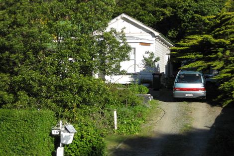 Photo of property in 76 Wairau Road, Picton, 7220