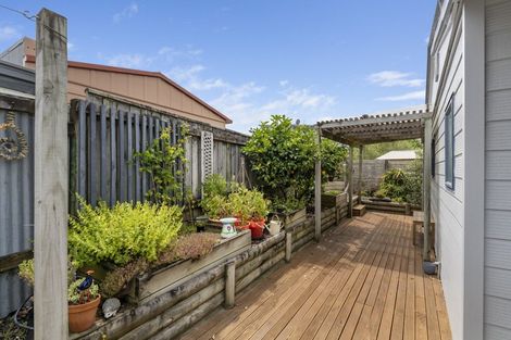 Photo of property in 33 Rutherford Drive, Waikanae Beach, Waikanae, 5036