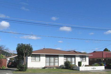 Photo of property in 2/48 Kowhai Avenue, Ebdentown, Upper Hutt, 5018