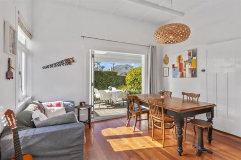 Photo of property in 19 Hemi Street, Narrow Neck, Auckland, 0622