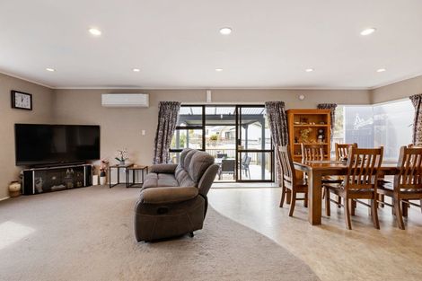 Photo of property in 43 Lansdowne Crescent, Glenview, Hamilton, 3206