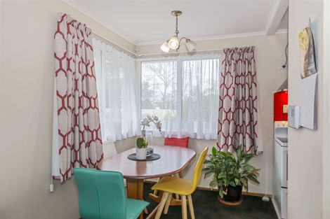 Photo of property in 1/23 Merton Avenue, Glenfield, Auckland, 0627