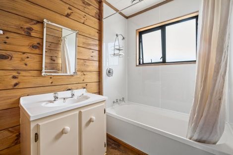 Photo of property in 82 Grand Vue Road, Kawaha Point, Rotorua, 3010