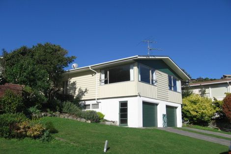 Photo of property in 8 Spicer Place, Tawa, Wellington, 5028
