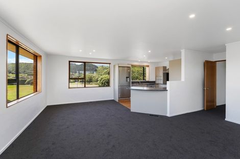 Photo of property in 5 Chilton Drive, Paraparaumu, 5032