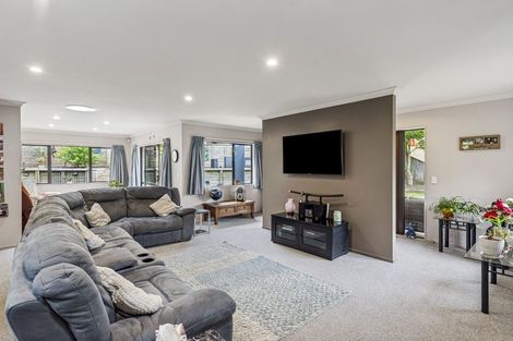 Photo of property in 37 Ashleigh Way, Waikanae Beach, Waikanae, 5036