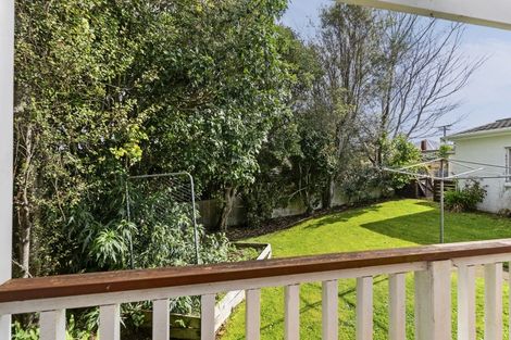 Photo of property in 20 Mayfair Place, Westown, New Plymouth, 4310