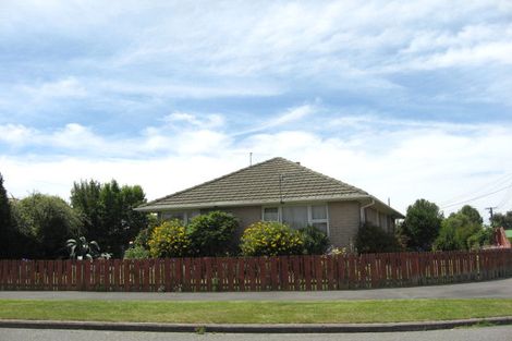 Photo of property in 8 Emlyn Place, Avondale, Christchurch, 8061