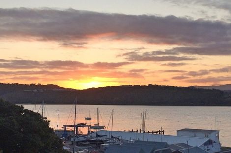 Photo of property in 450 Evans Bay Parade, Hataitai, Wellington, 6021