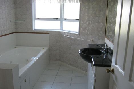 Photo of property in 4 Balcairn Place, Terrace End, Palmerston North, 4410