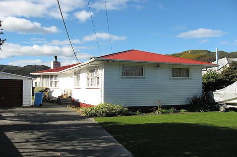 Photo of property in 5 Whitehall Street, Wainuiomata, Lower Hutt, 5014