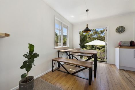 Photo of property in 11 Winchester Avenue, Pinehaven, Upper Hutt, 5019