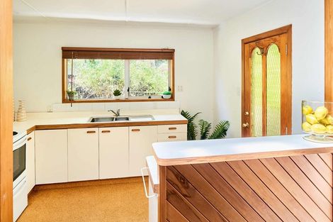 Photo of property in 12 Grays Road, Plimmerton, Porirua, 5026