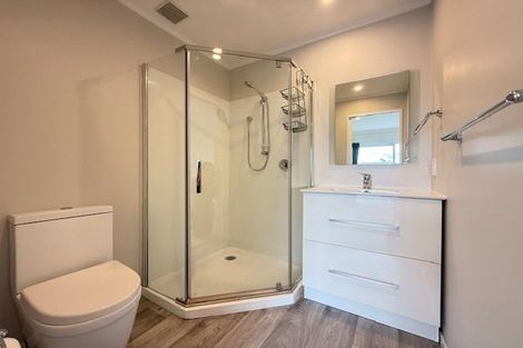 Photo of property in 70 Glencoe Road, Browns Bay, Auckland, 0630