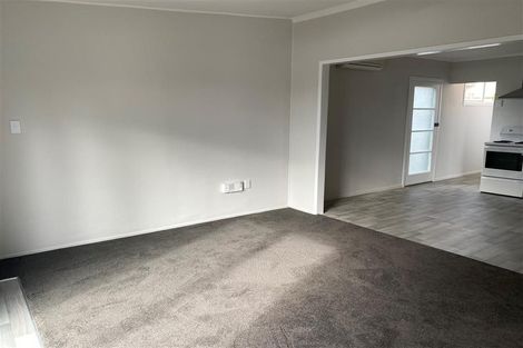 Photo of property in 18 Mcleod Road, Weymouth, Auckland, 2103