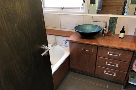 Photo of property in 9 Honeysuckle Grove, Maungaraki, Lower Hutt, 5010