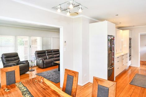 Photo of property in 2 Hillcrest Grove, Hillpark, Auckland, 2102