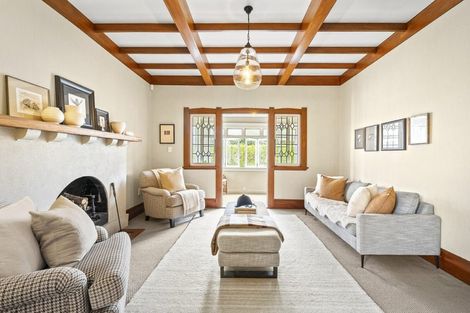 Photo of property in 17 Queen Street, Northcote Point, Auckland, 0627