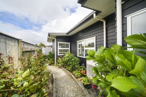 Photo of property in 20 Lorenzo Place, Kelvin Grove, Palmerston North, 4414