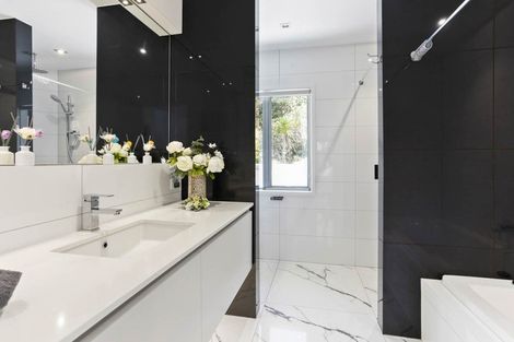 Photo of property in 35a Seaview Avenue, Northcote, Auckland, 0627