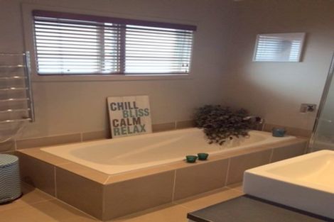 Photo of property in 73 Sylvan Avenue, Northcote, Auckland, 0627