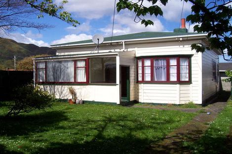 Photo of property in 99 Whites Line East, Waiwhetu, Lower Hutt, 5010