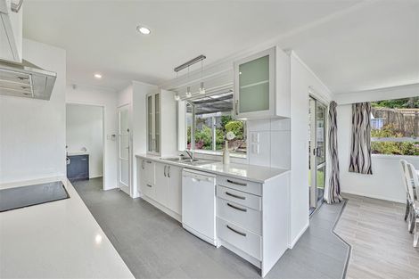 Photo of property in 4 Bacot Place, Howick, Auckland, 2014