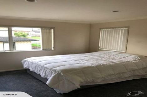 Photo of property in 18 Nimstedt Avenue, Oteha, Auckland, 0632