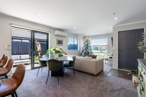 Photo of property in 8 Finstock Way, Rolleston, 7614