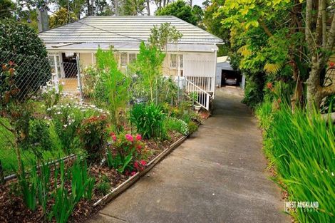 Photo of property in 26 Crystal Avenue, Glendene, Auckland, 0602
