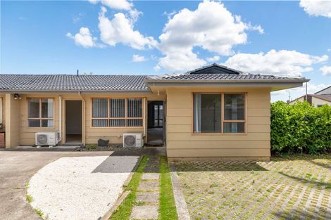 Photo of property in 1/41 Challen Close, Conifer Grove, Takanini, 2112