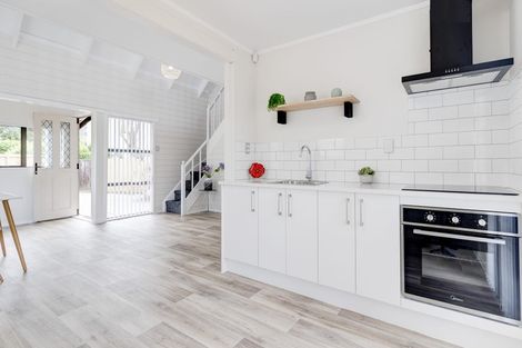 Photo of property in 1/13 Blanes Road, Weymouth, Auckland, 2103