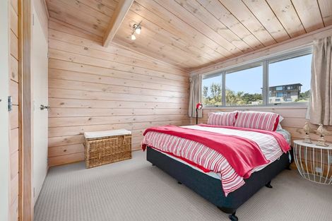 Photo of property in 9 Via Aroha, Waitarere Beach, Levin, 5510