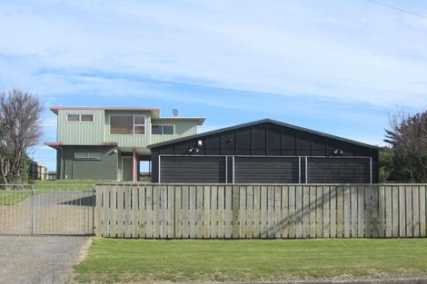 Photo of property in 125 Rua Avenue, Waitarere Beach, Levin, 5510