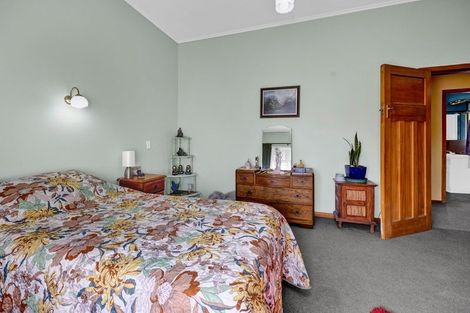 Photo of property in 70 Collins Street, Hawera, 4610