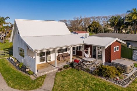 Photo of property in 24 Wells Place, Whitianga, 3510