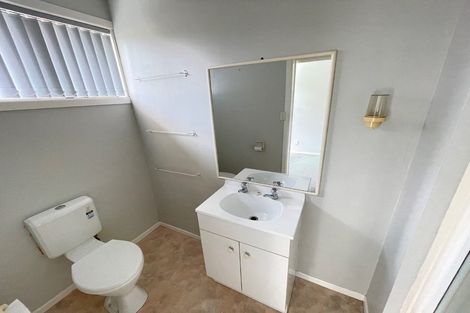 Photo of property in 90 Cliff View Drive, Green Bay, Auckland, 0604